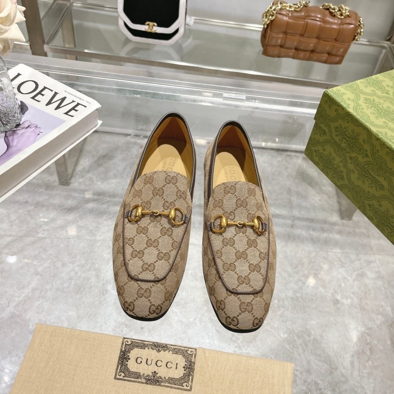 G*u*i leather shoes